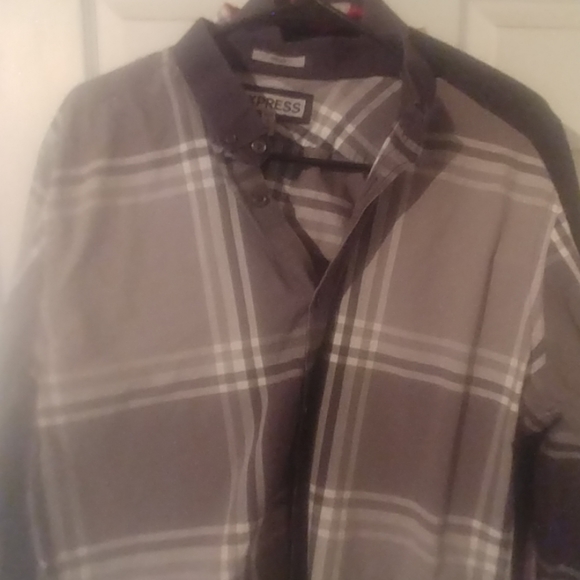 Button up - Picture 1 of 1